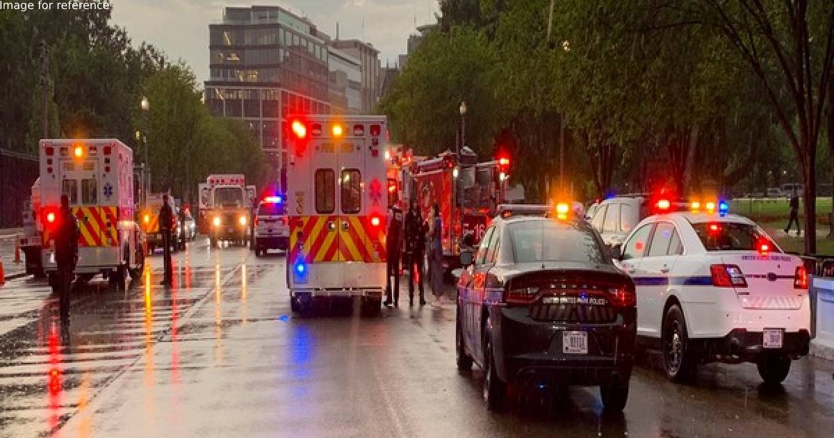 US: 3 killed in lightning strike near White House